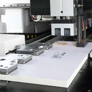 UA-612KJ-CNC-Six-Side-Drilling-Machine-3